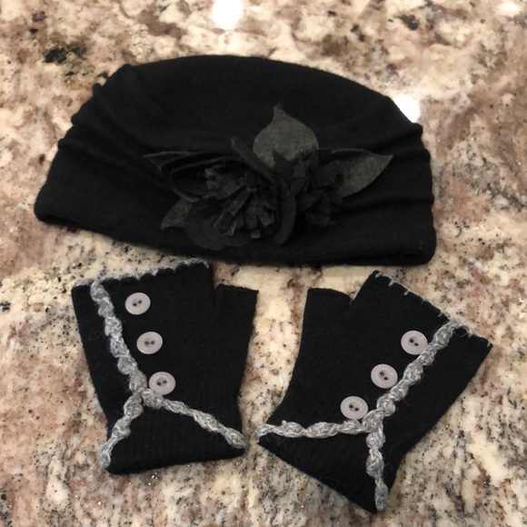 Retro Navy Wool Hat and Gloves - Picture 1 of 4